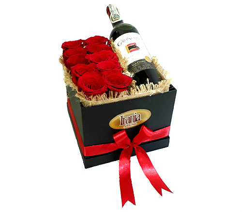 rosas y vino en caja cubo irania floristeria bogota